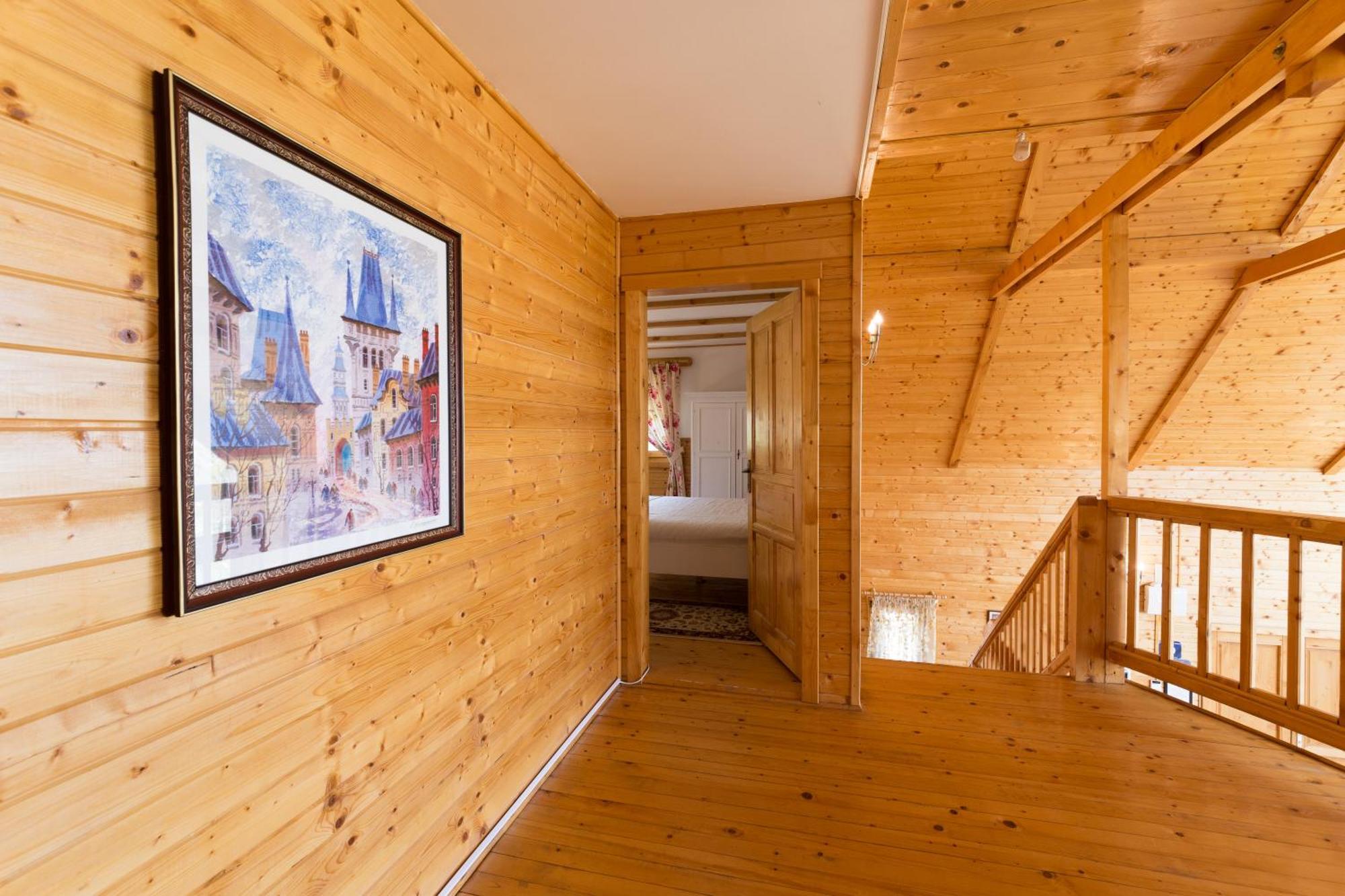 Carpathian Log * Bran (Brasov)